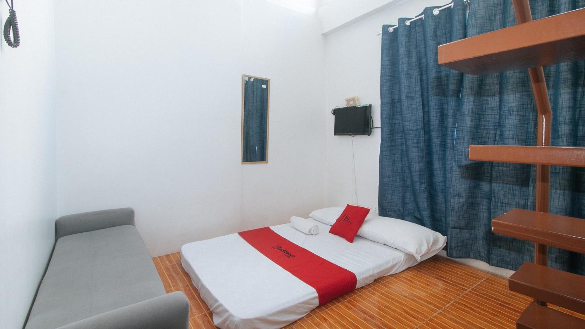 Reddoorz At Goldentown Hotel Davao City Exterior photo