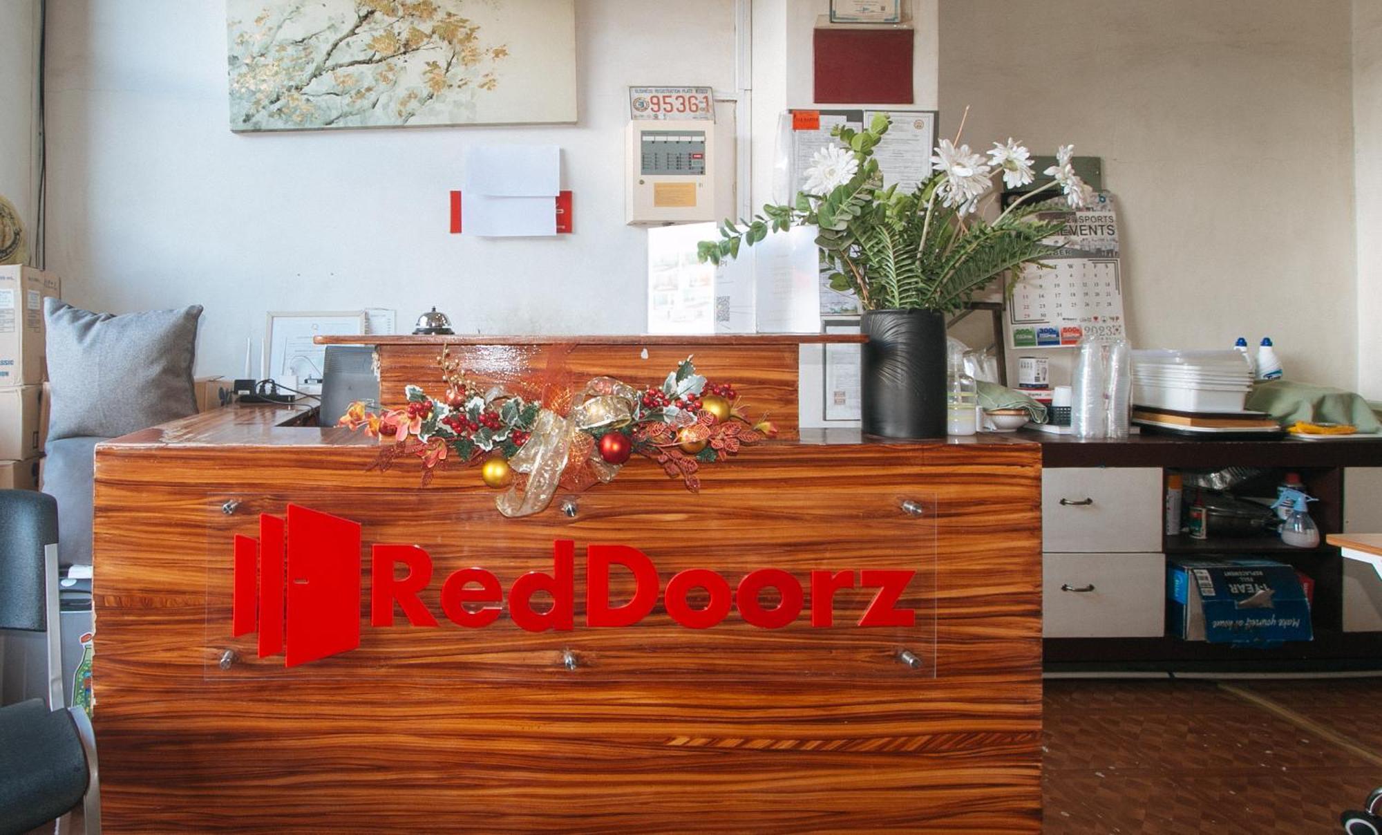 Reddoorz At Goldentown Hotel Davao City Exterior photo