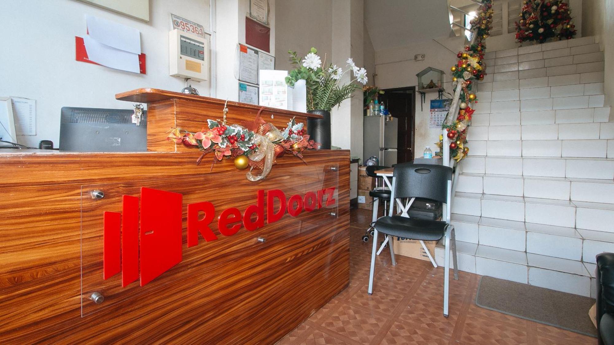 Reddoorz At Goldentown Hotel Davao City Exterior photo