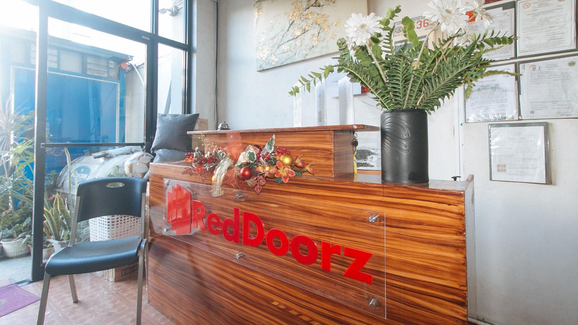 Reddoorz At Goldentown Hotel Davao City Exterior photo